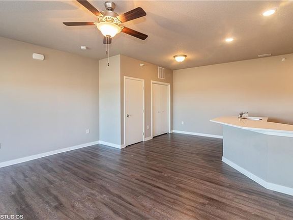 5th image of 2507 NE Oak Dr Unit 3