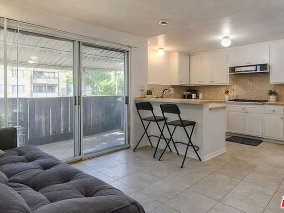 3rd image of 7000 S La Cienega Blvd APT 28