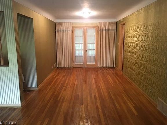 4th image of 488 Cherry Ln