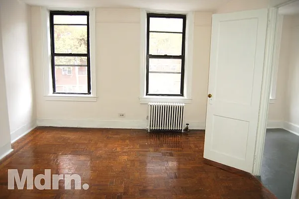 Rented by Mdrn Residential | media 7