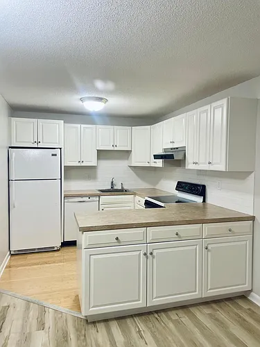 2400 Harbor View Dr #2400 Photo 1