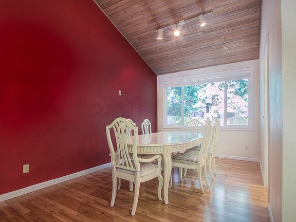 5th image of 2206 Sahalee Dr E