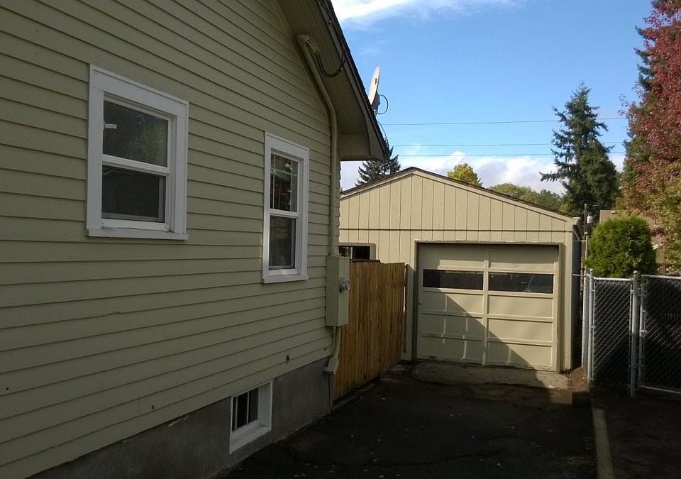 driveway view garage