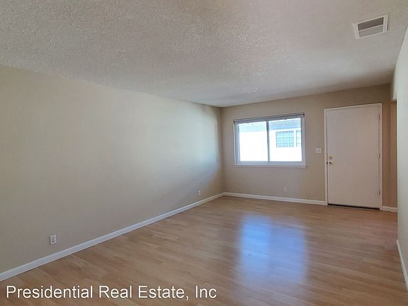 4th image of 672 Johanna Ave APT D