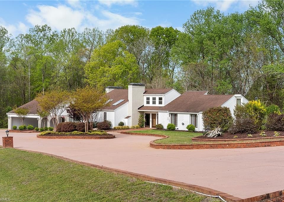 1st image of 391 Lake Hill Dr