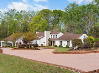391 Lake Hill Dr, Thomasville, NC 27360