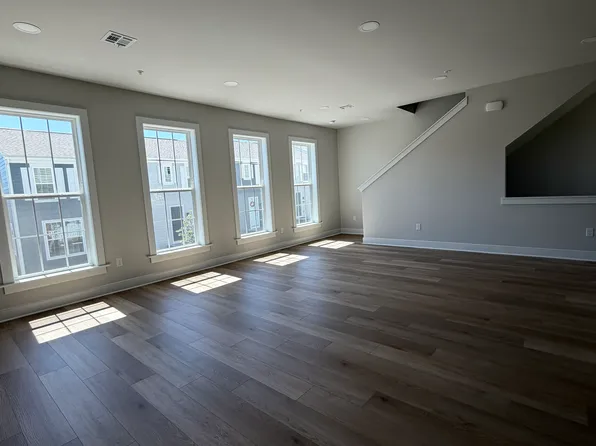 4120 Leroy Dr, Mechanicsburg, PA 17055