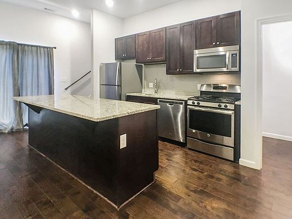 4th image of 710 14th Ave Unit C