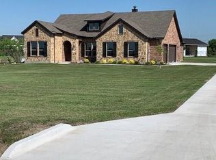 8027 Hencken Ranch Rd, Fort Worth, TX 76126