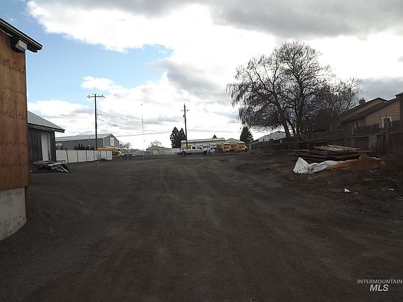 4th image of 1415 Ripon Ave