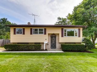 1131 Madison Ave, St Charles, IL