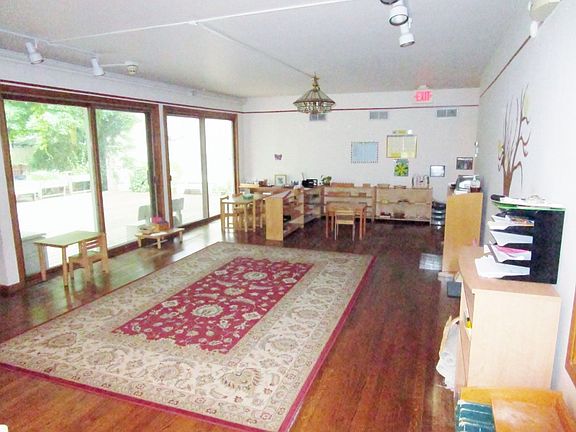 4th image of 1038 Leavitt Ave