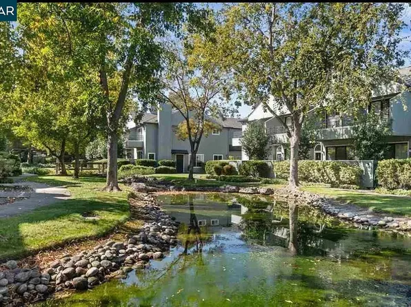 202 Sunspring Ct, Pleasant Hill, CA 94523