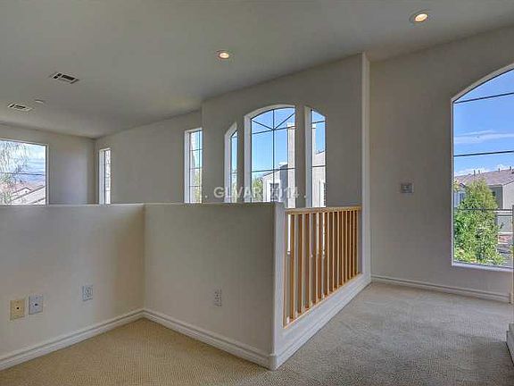 5th image of 963 Paisley St