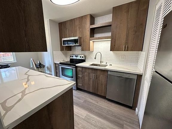 2nd image of 2362 Franklin Ave E APT 101