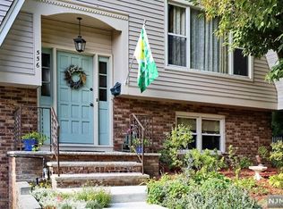 556 Grove St, Ridgewood, NJ 07450