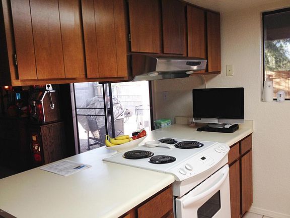4th image of 1002 W Calle Tuberia