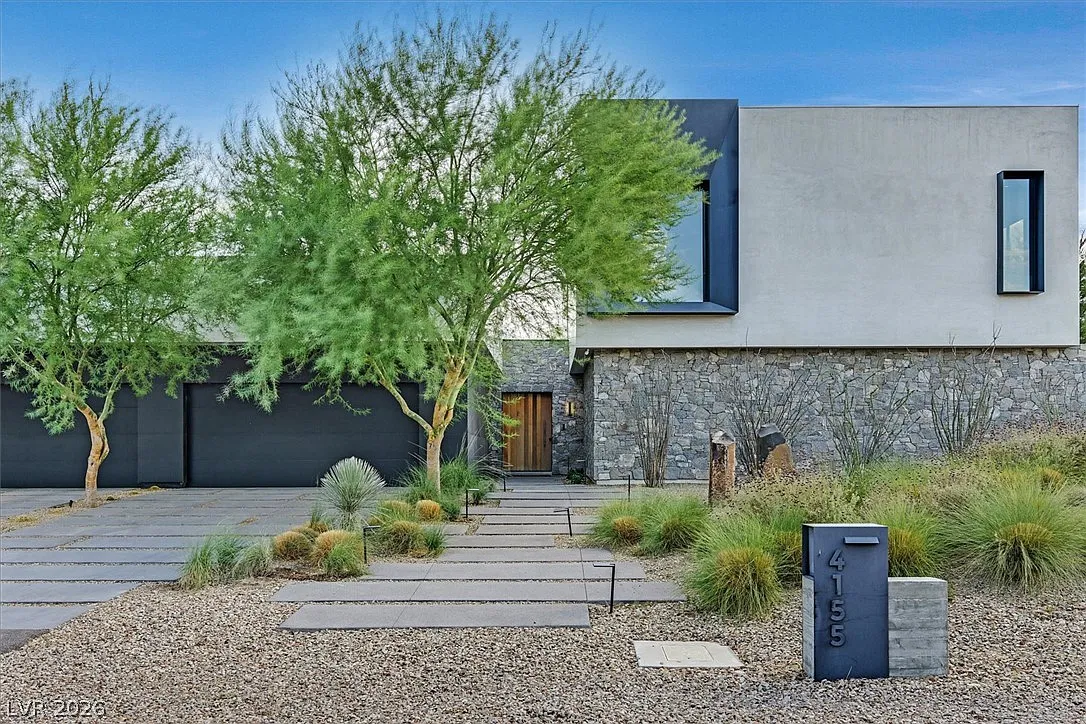 5 bed, 5.5 bath, 5113 sqft, $30,000 — Photo 1