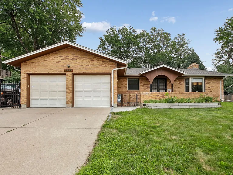 2502 S Yarrow St — Photo 1