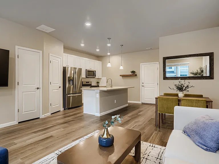 1909 S Poplar Ct — Photo 7