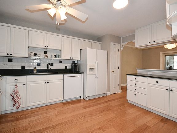 3rd image of 960 Elderberry Cir Unit 108