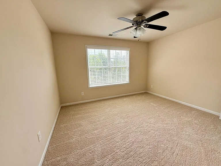 1009 Providence Forest Dr — Photo 17