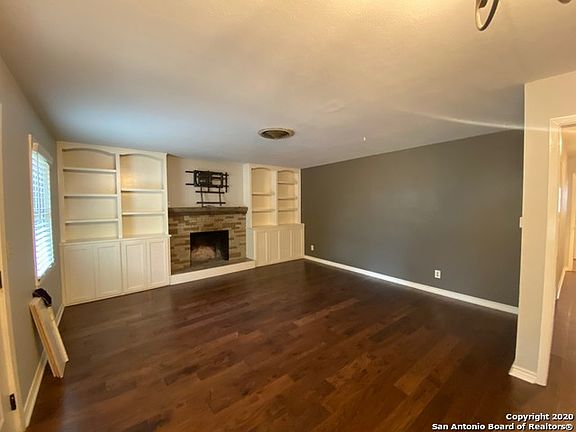 2nd image of 863 E Torrey St
