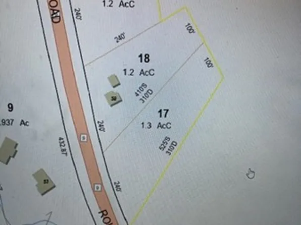 17 Amherst St, Granby, MA 01033