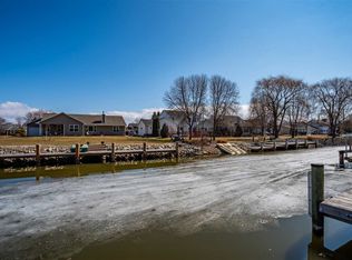 5180 Channel View Dr #3, Oshkosh, WI 54901