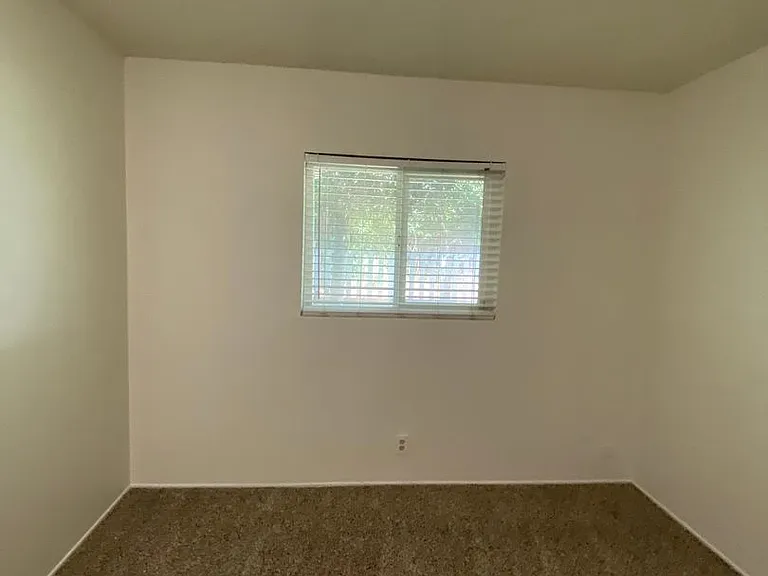 4558 Eileen Ln — Photo 22