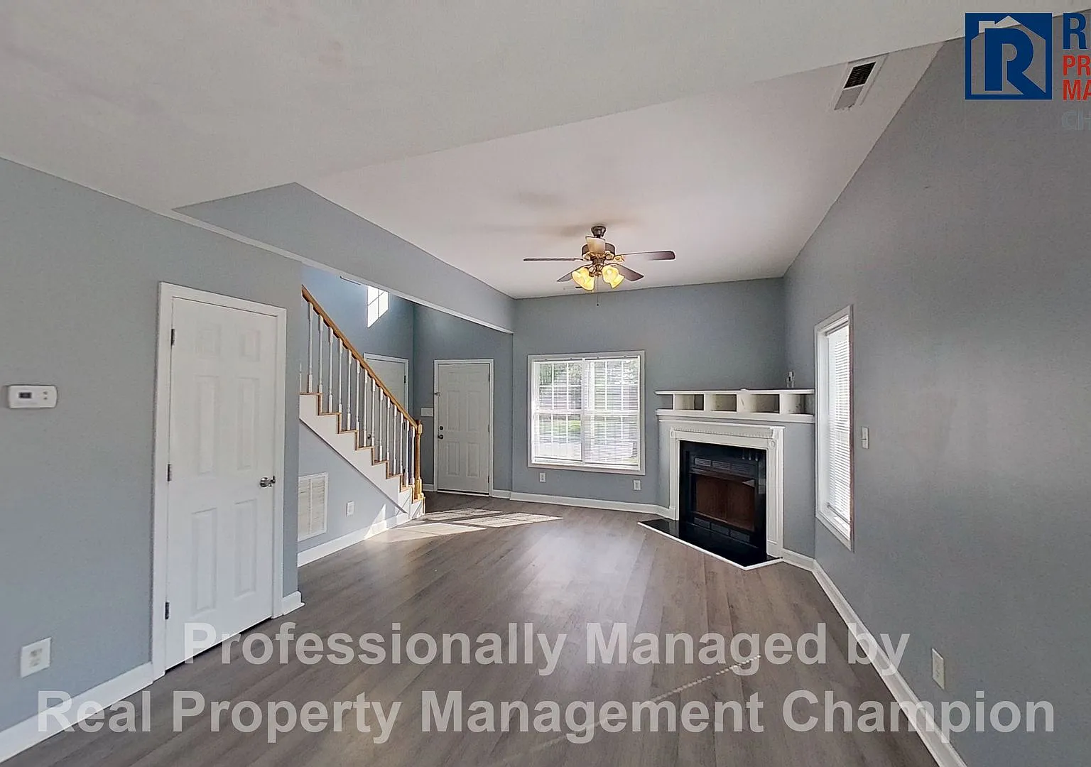 Move-In Ready 4 BD/2.5 BA Near Camp Lejeune w/Fenced Yard and Attached Garage — Photo 4
