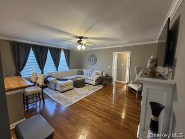 1 Jefferson Ave APT E-2, Rockville Centre, NY 11570