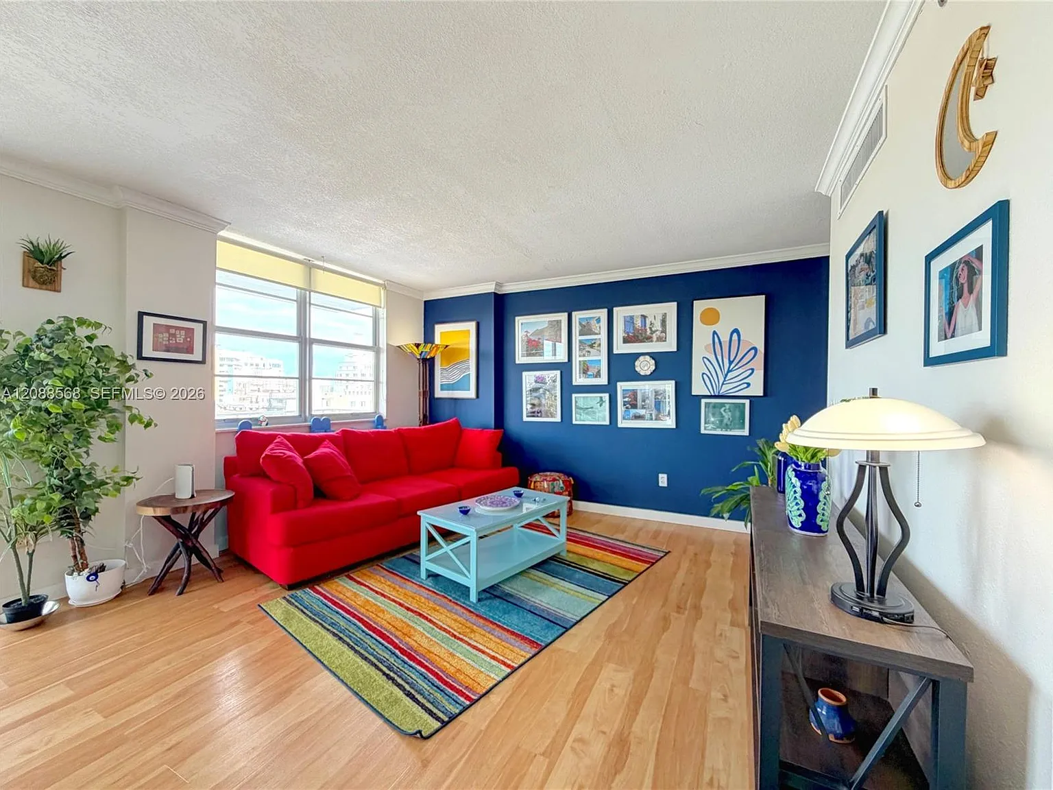 Clearview Towers Condo — Photo 2