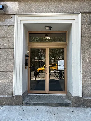 Rented by Compass | media 22