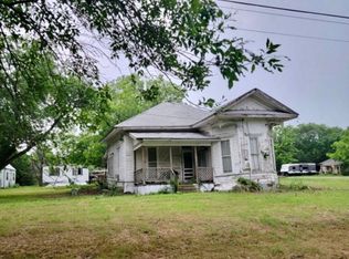 409 N Fordyce St, Blooming Grove, TX 76626