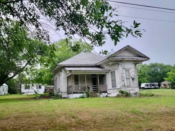 409 N Fordyce St, Blooming Grove, TX 76626
