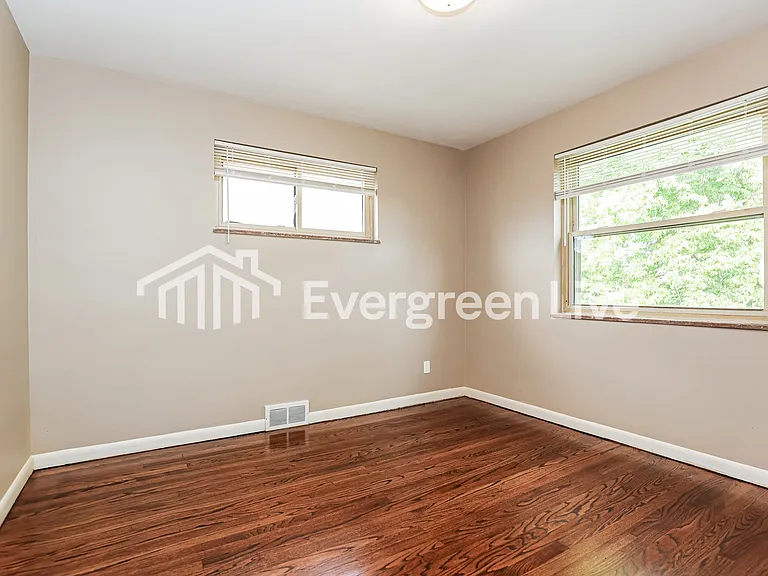 2669 Montana Ave — Photo 7