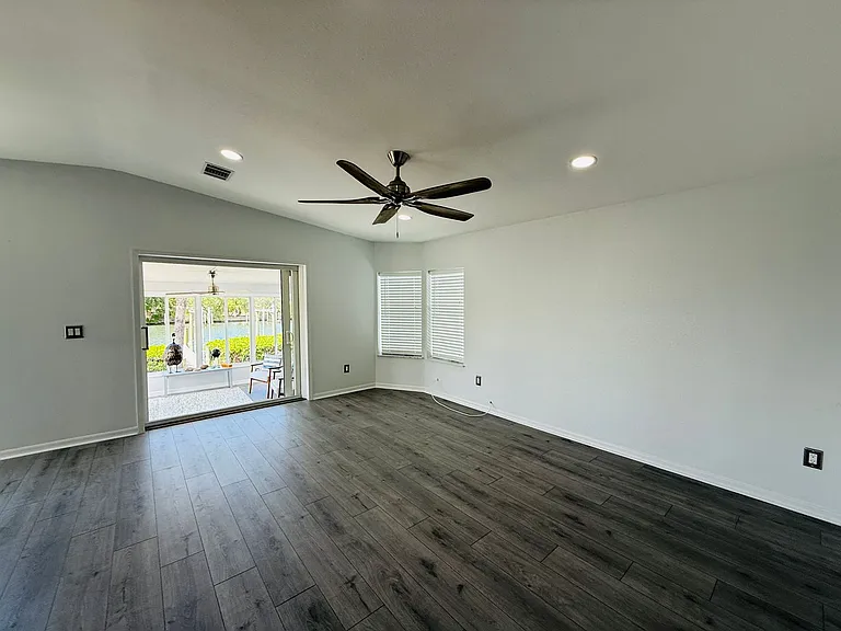 4851 W Gandy Blvd #5 — Photo 14