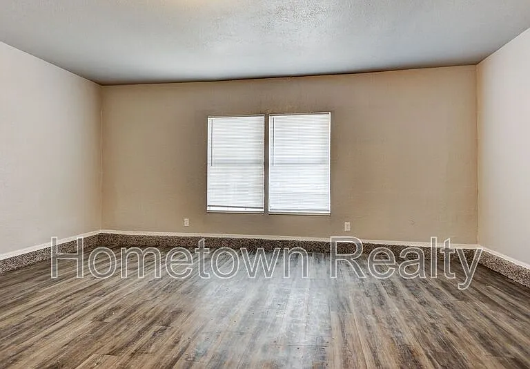 310 NW 118th St — Photo 21
