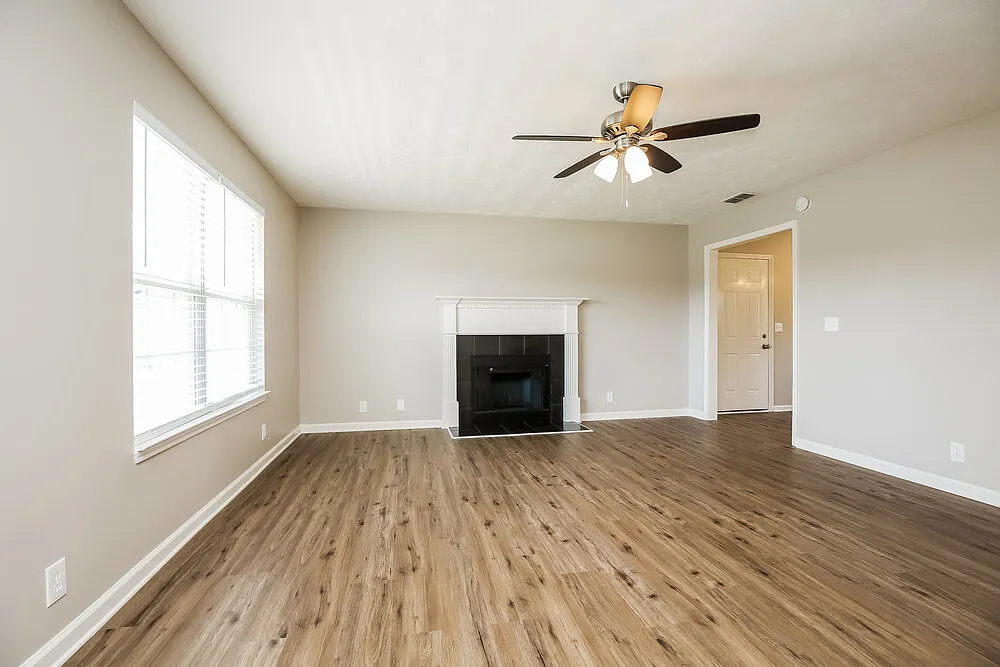 3 bed, 3.0 bath, 1807 sqft, $2,245 — Photo 4