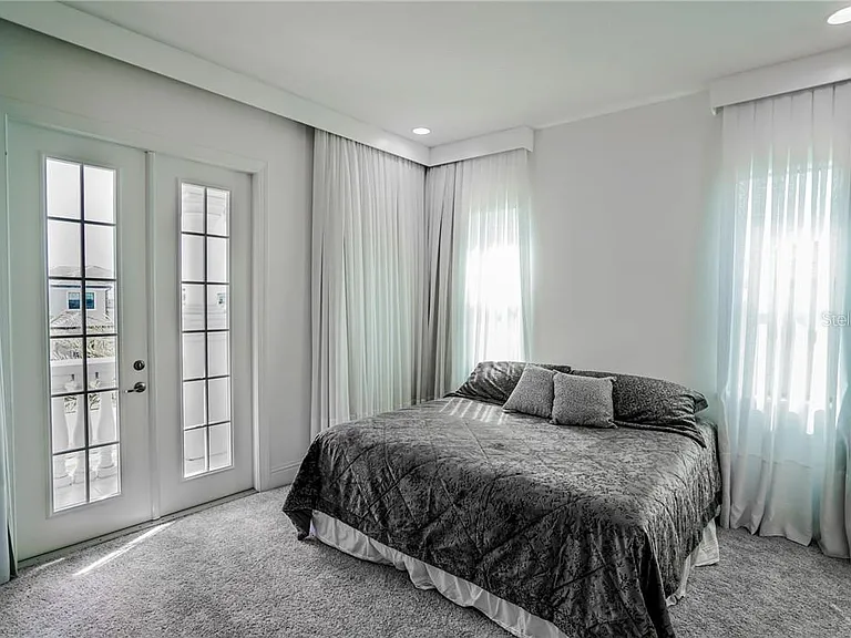 3999 Isabella Cir — Photo 37