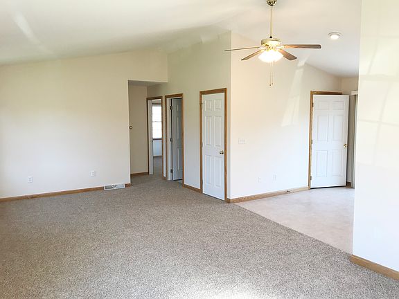 5th image of 125 Zwilling Rd W