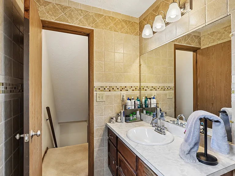 4702 Alger Rd — Photo 27