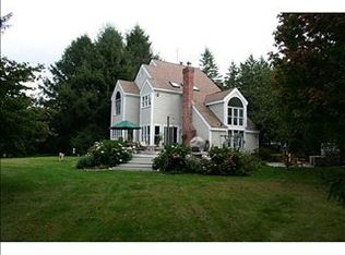 100 Goularte Ln, Portsmouth, RI 02871