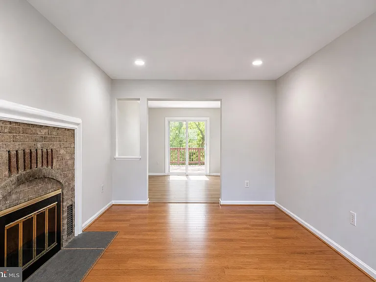 11 Noblewood Ct — Photo 6