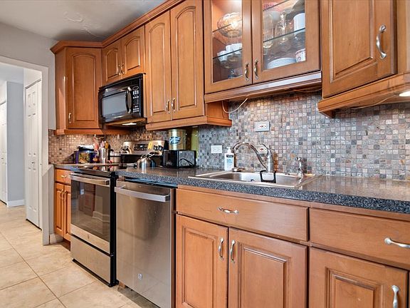 5th image of 5701 N Sheridan Rd APT 11H