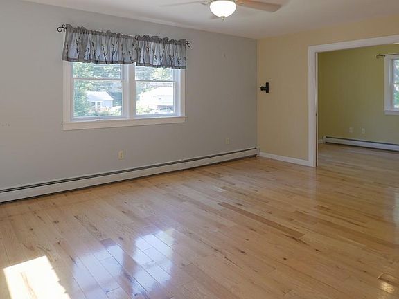 4th image of 156 Eastern Ave