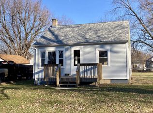 6706 33rd St, Moline, IL 61265