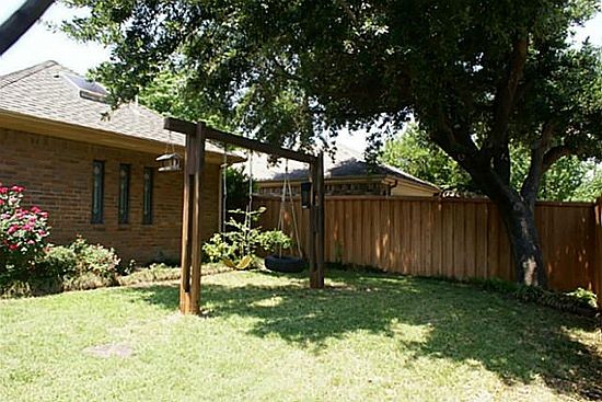 3rd image of 2516 Pickwick Ln