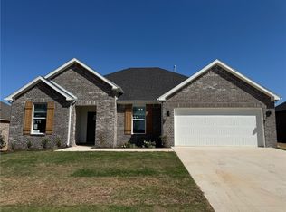 199 N Yona Ln, Farmington, AR 72730